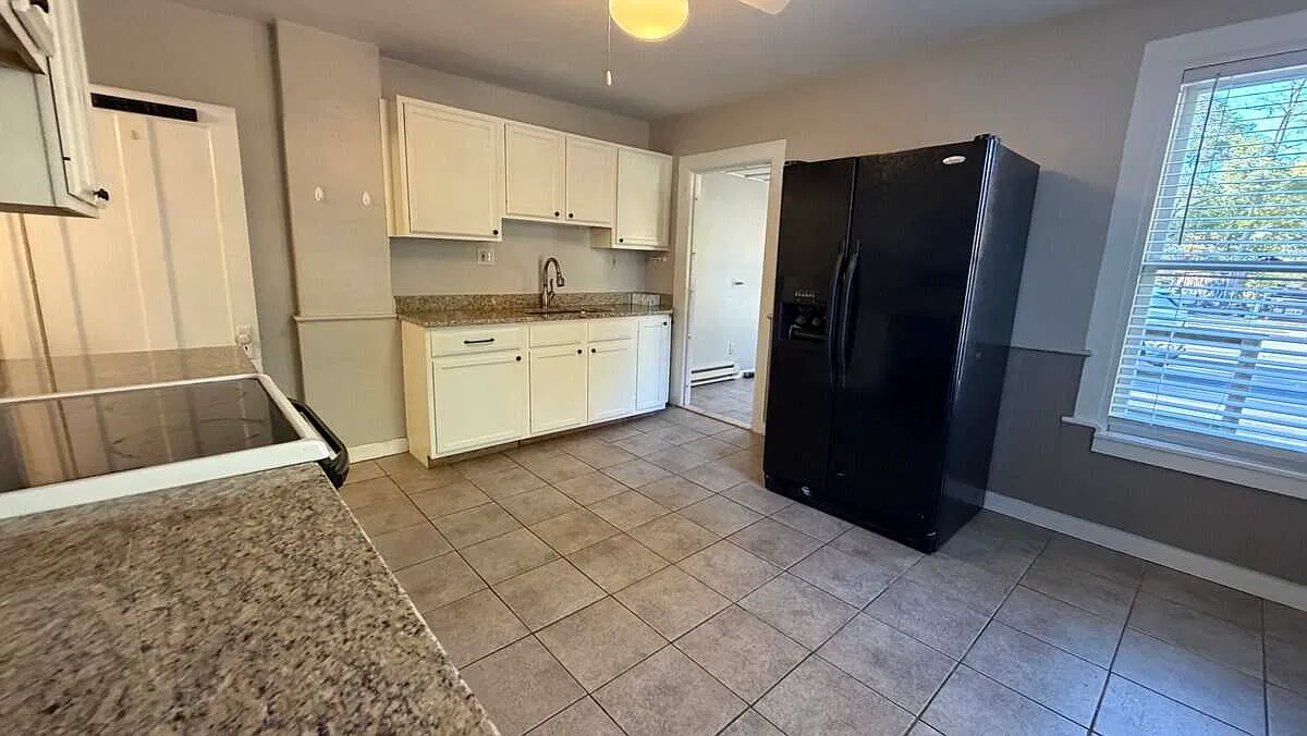 2 bed, 936 sqft, $1,800 — Photo 3