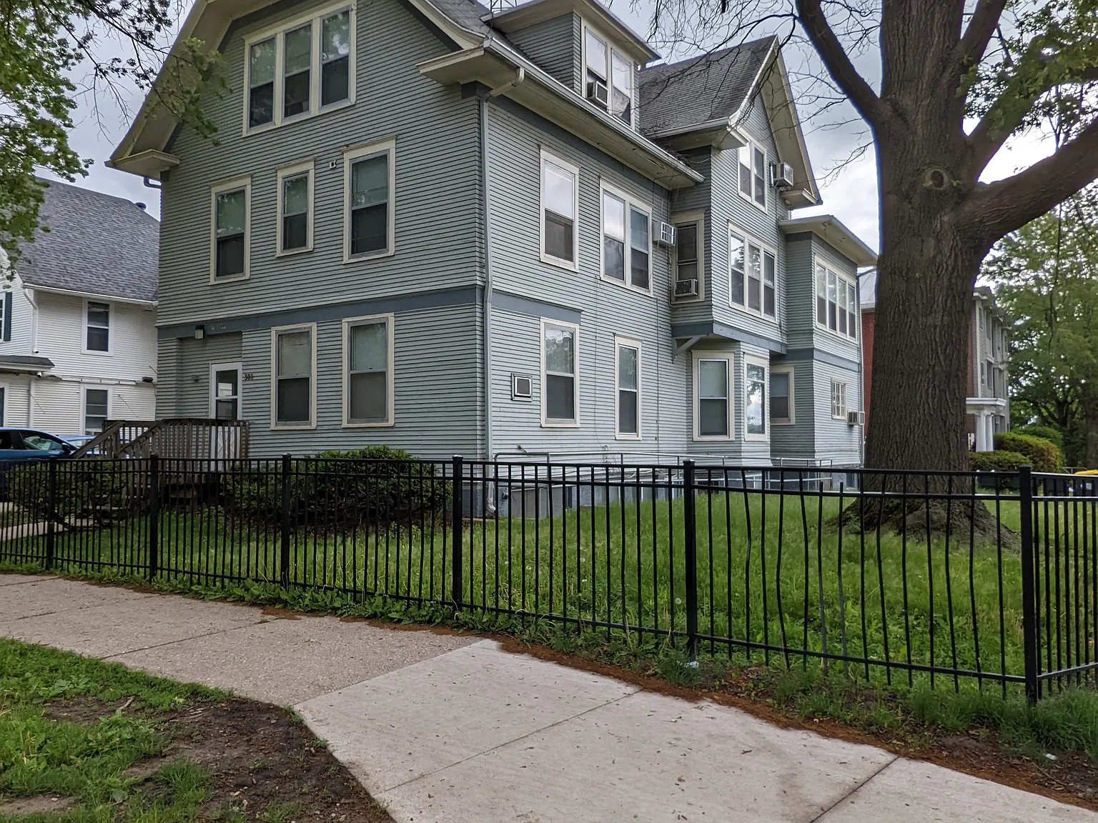 308 N Clinton St — Photo 1