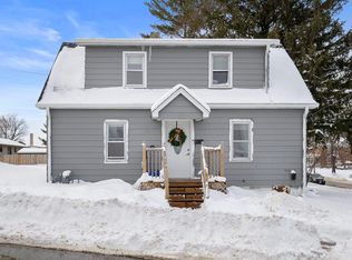 275 W Dewey St, Platteville, WI 53818