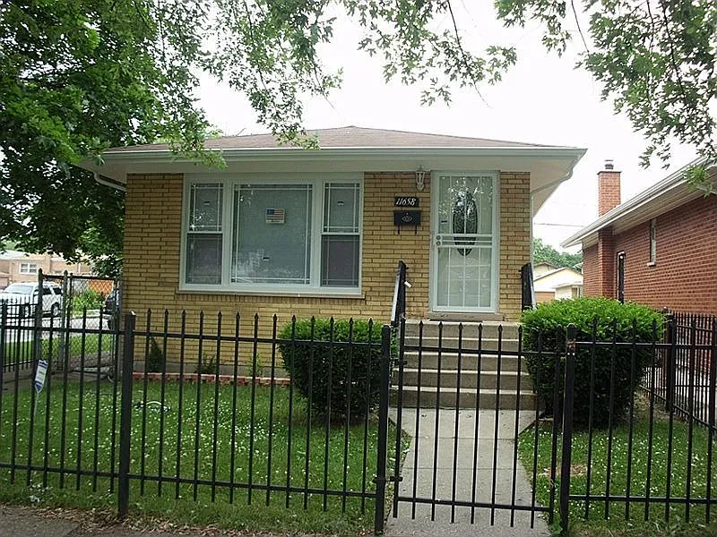 11658 S Bishop St photo 1