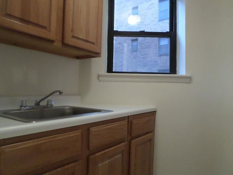 2nd image of 442 E 75th St APT 3D