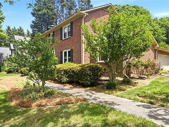 4th image of 3604 Turnberry Ln