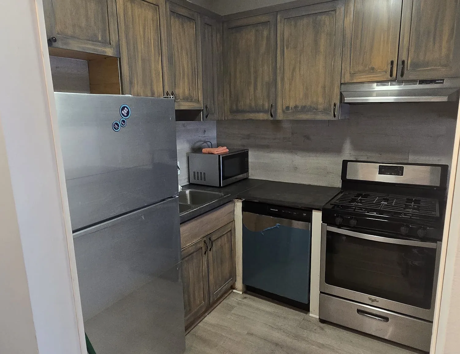 1655 Camden Ave — Photo 2