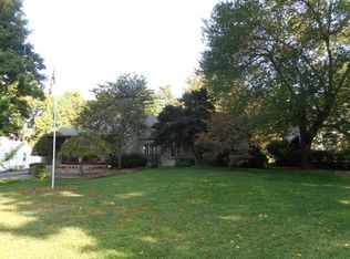 1329 E Catalpa St, Springfield, MO 65804