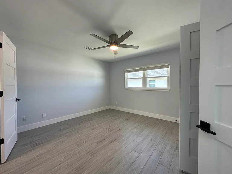 219 Sailfish Dr E — Photo 11