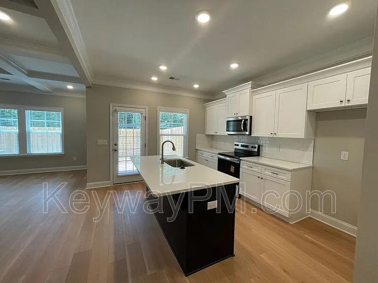 3099 Venetian Dr — Photo 7
