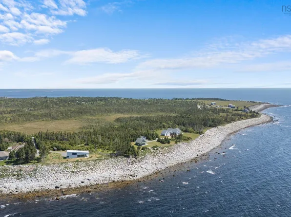 80 Pierce Point Rd, Queens, NS B0T 1K0