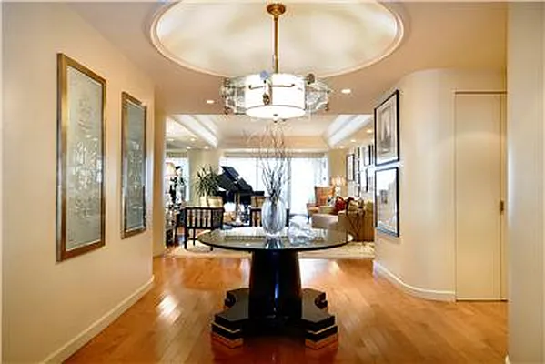 Sold by Warburg | media 4