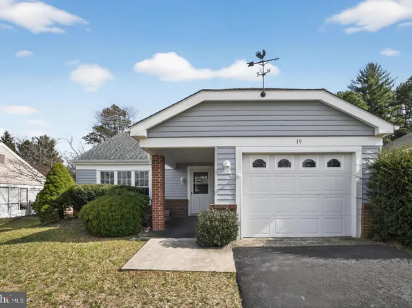 19 Stamford Pl, Southampton, NJ 08088