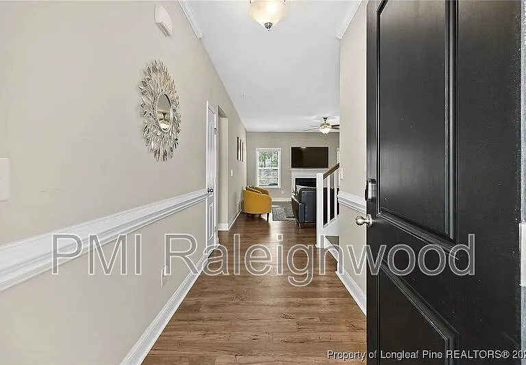 1245 Whitney Dr — Photo 3