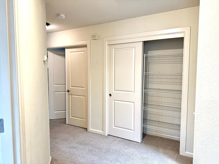 5817 NE 59th Ave — Photo 18