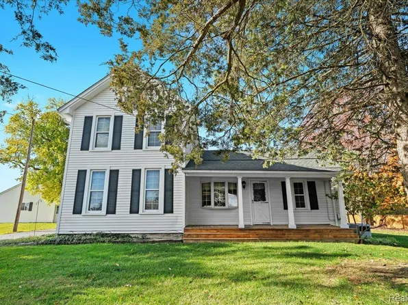 2795 N Burkhart Rd, Howell, MI 48855