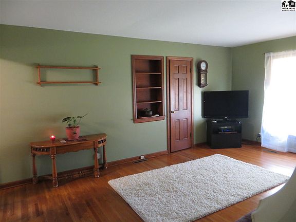 4th image of 1023 Champa St