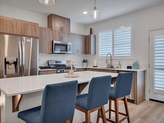 3rd image of 5219 Surfwalk Way #133