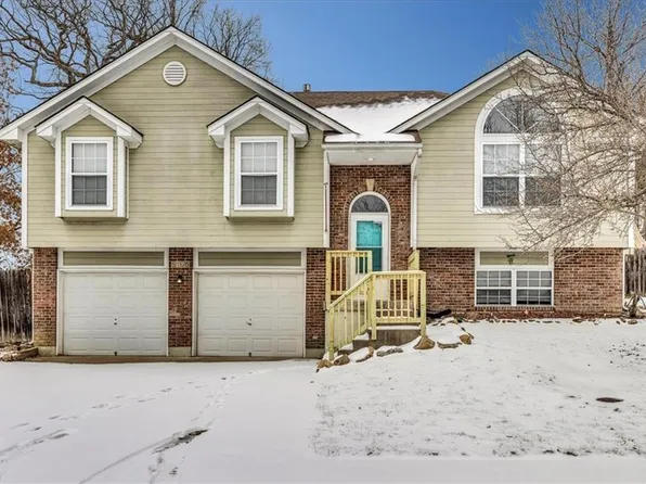 5105 S Powell Ave, Blue Springs, MO 64015