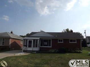 22432 Lanse St, Saint Clair Shores, MI 48081