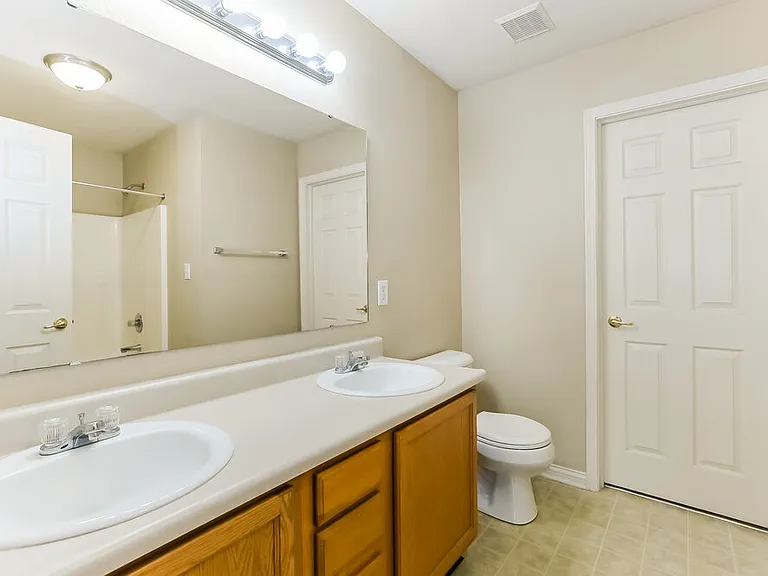 4768 Beach Club Dr — Photo 10