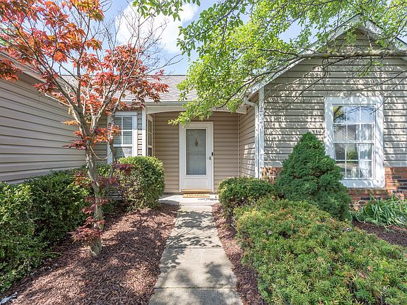 3rd image of 9364 Champton Dr