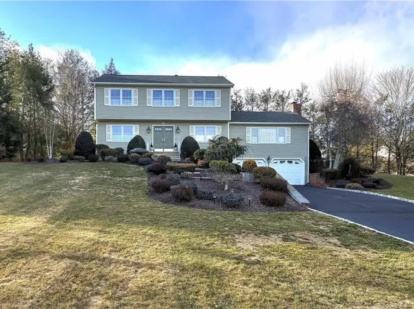 30 Hearthstone Road, Monroe, CT 06468