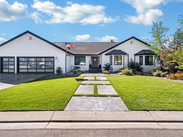 1220 S Ridgemark Dr, Hollister, CA 95023