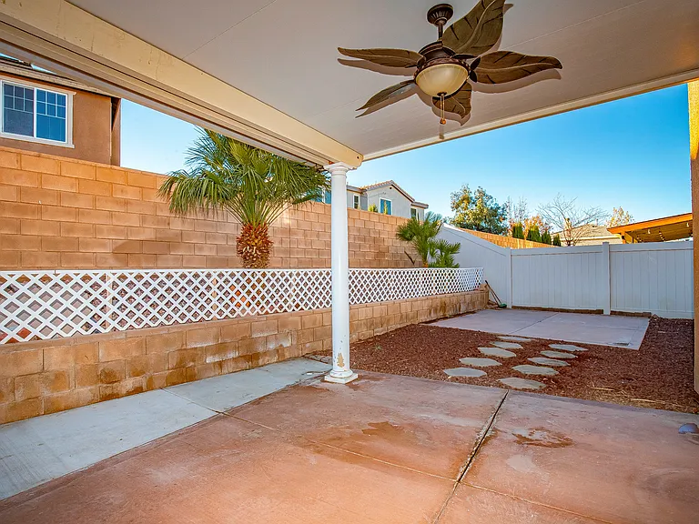 39299 Gainsborough Dr — Photo 26