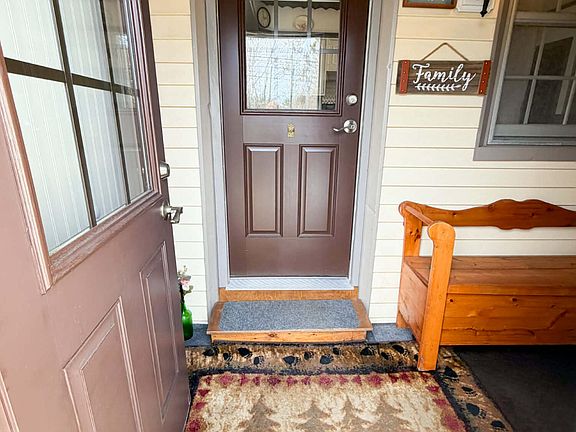 4th image of 178 Main Road S