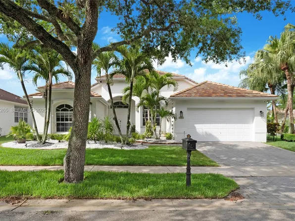 3085 Lakewood Cir, Weston, FL 33332