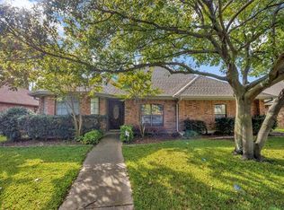 1934 Lansdown Dr, Carrollton, TX 75010