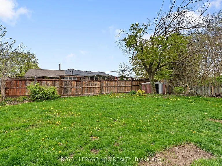 51 Jacobson Ave #LOWER — Photo 16