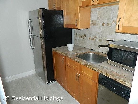 3rd image of 115 S Lois Ave APT 101