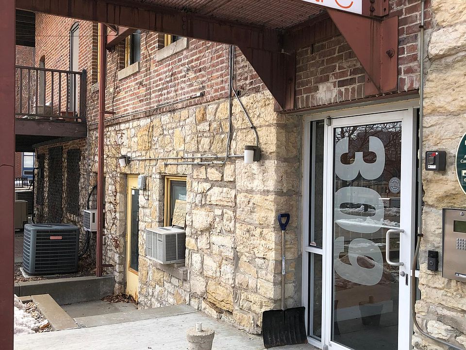 Entrance to 309 Delaware, secure entry