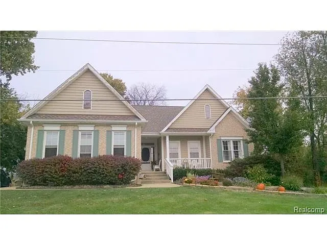 5303 Cooley Lake Rd photo 1