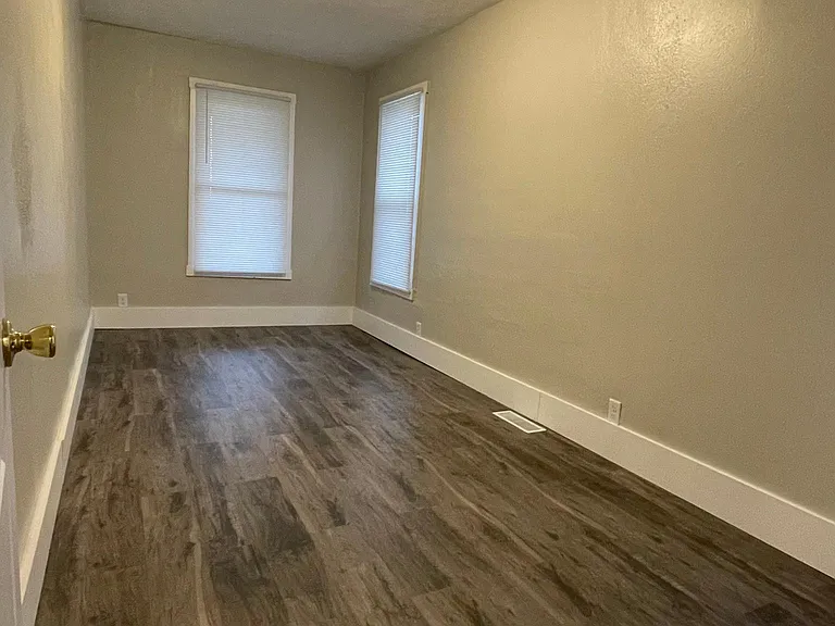 6105 N Detroit Ave — Photo 10