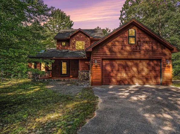 322 Dubonnet Trl, Interlochen, MI 49643