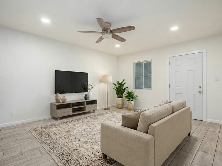 5107 N 28th Dr #3 — Photo 4