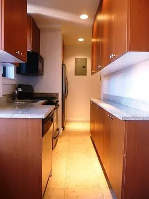 Rented by Siderow Residential Group | media 34