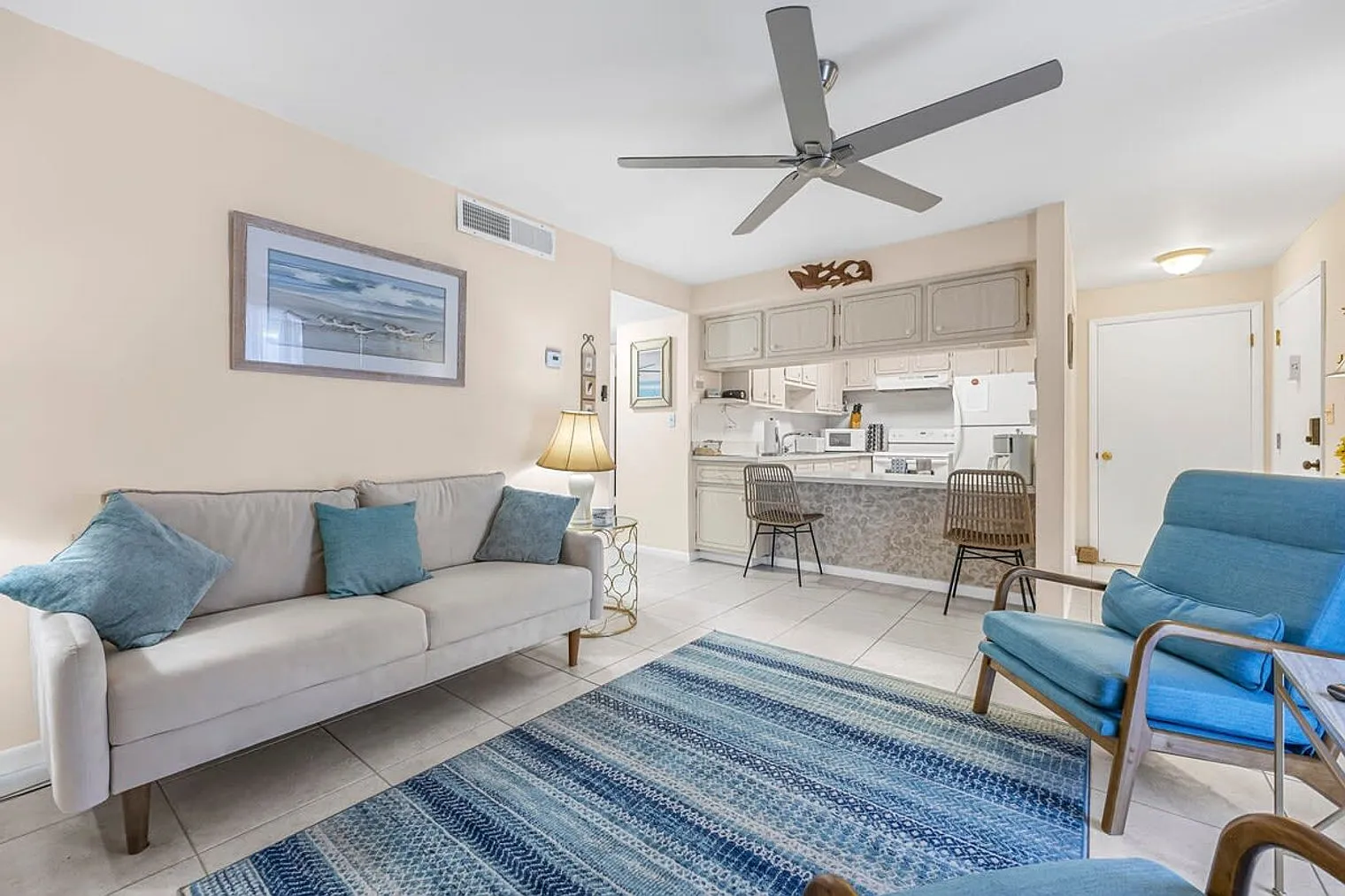 2 bed, 1.0 bath, 721 sqft, $3,442 — Photo 1
