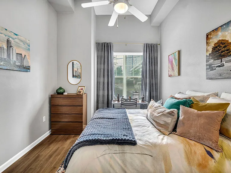 The Quarters Nueces House (Student Housing - Rent by the Bed) — Photo 55