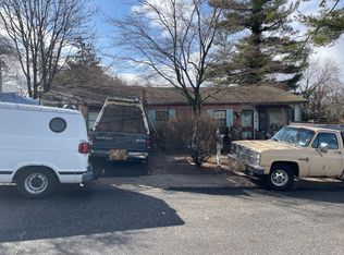 1 Manhattan Pl, Huntington, NY 11743