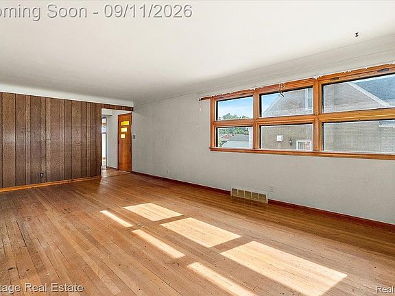 5th image of 818 Phillips Ave