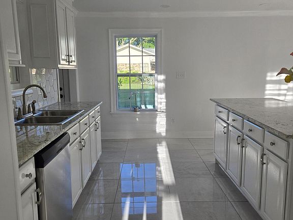 3rd image of 500 Mimosa Ln