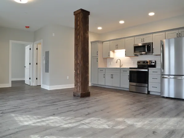 2 S Lime St, Quarryville, PA