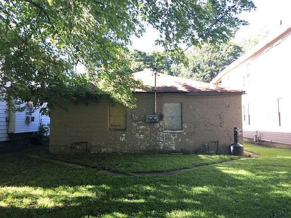 4th image of 1519 E Michigan St