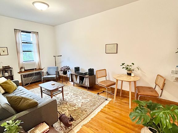 2nd image of 17 W 74th St APT 5B