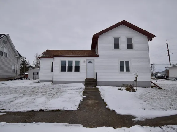 210 E Hamilton St, Odell, IL 60460