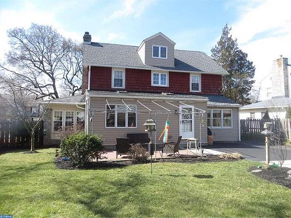 2nd image of 739 Lindale Ave