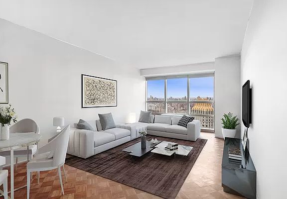 2nd image of 146 W 57th St APT 52B