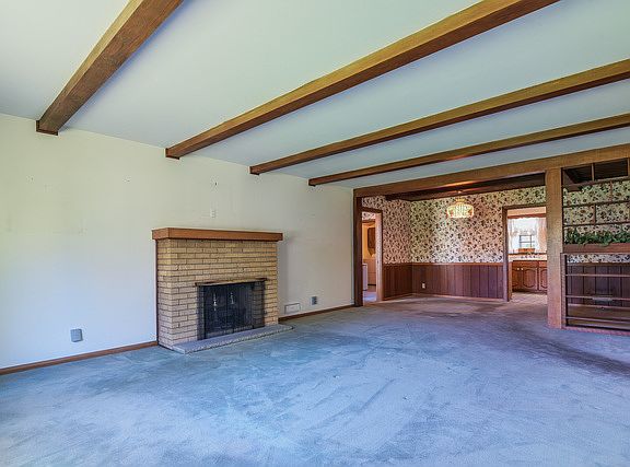 5th image of 363 Hilltop Dr