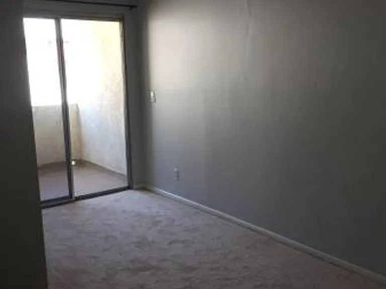 5644 Yolanda Ave #4 — Photo 15