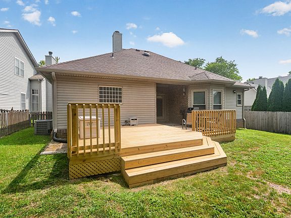 4th image of 3652 Fair Ridge Dr